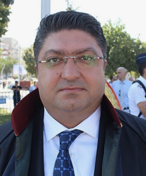İskender Kahraman